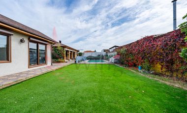 Venta hermosa casa con gran quincho y piscina María Lucia