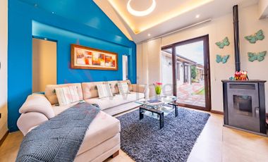 Venta hermosa casa con gran quincho y piscina María Lucia