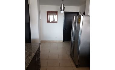 Casa Amplia y Moderna en Villas del Golf II