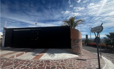 Amplia casa en el Manantial Corregidora Queretaro