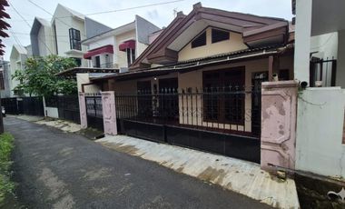 Rumah Termurah Samping Taman di Tebet Timur Jakarta Selatan