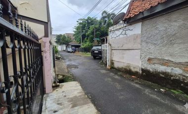 Rumah Termurah Samping Taman di Tebet Timur Jakarta Selatan