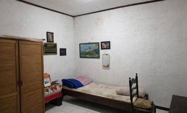 Rumah Termurah Samping Taman di Tebet Timur Jakarta Selatan