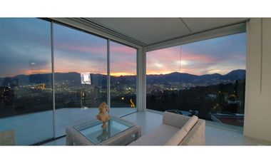 VENTA LUJOSA CASA EN EL POBLADO CON PISCINA. LAS PALMAS. Pedido US 3M
