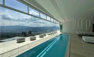 VENTA LUJOSA CASA EN EL POBLADO CON PISCINA. LAS PALMAS. Pedido US 3M