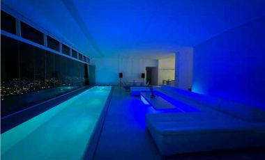 VENTA LUJOSA CASA EN EL POBLADO CON PISCINA. LAS PALMAS. Pedido US 3M