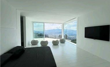 VENTA LUJOSA CASA EN EL POBLADO CON PISCINA. LAS PALMAS. Pedido US 3M