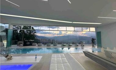 VENTA LUJOSA CASA EN EL POBLADO CON PISCINA. LAS PALMAS. Pedido US 3M