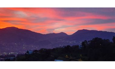 VENTA LUJOSA CASA EN EL POBLADO CON PISCINA. LAS PALMAS. Pedido US 3M