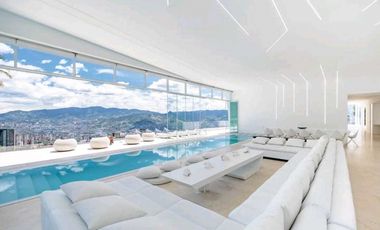 VENTA LUJOSA CASA EN EL POBLADO CON PISCINA. LAS PALMAS. Pedido US 3M