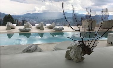VENTA LUJOSA CASA EN EL POBLADO CON PISCINA. LAS PALMAS. Pedido US 3M