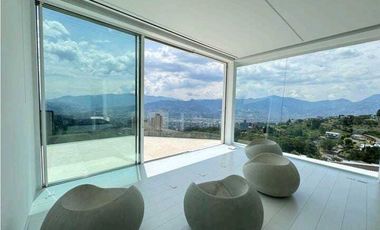 VENTA LUJOSA CASA EN EL POBLADO CON PISCINA. LAS PALMAS. Pedido US 3M