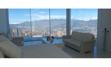 VENTA LUJOSA CASA EN EL POBLADO CON PISCINA. LAS PALMAS. Pedido US 3M