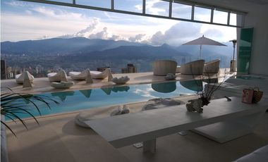 VENTA LUJOSA CASA EN EL POBLADO CON PISCINA. LAS PALMAS. Pedido US 3M