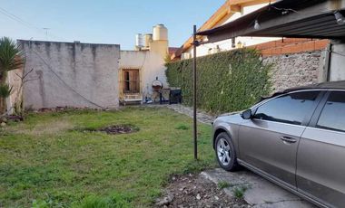 Casa PH en venta en Villa Dominico