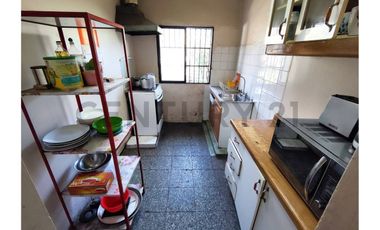 VENTA DE COMODA CASA CERCANA AL METRO VIVACETA
