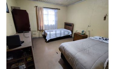 VENTA DE COMODA CASA CERCANA AL METRO VIVACETA