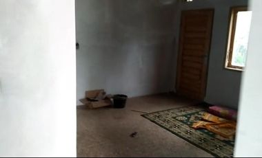 Rumah kampung pinggir jalan perkampungan pedesaan Darangdan Purwakarta