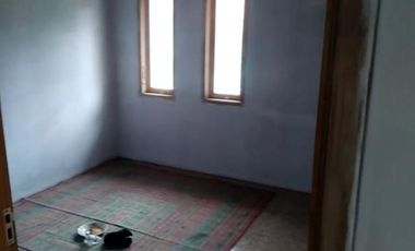Rumah kampung pinggir jalan perkampungan pedesaan Darangdan Purwakarta