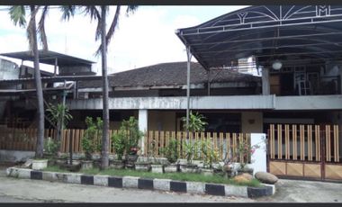 _*Rumah di Dukuh Kupang Timur, Surabaya Barat*_