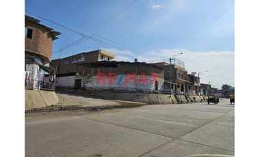 En Venta Local Comercial En Esquina Canal Via Bellavista Sullana