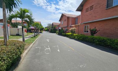 casa en arriendo en ciudad santa barbara. Cod A116036