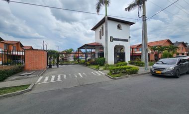 casa en arriendo en ciudad santa barbara. Cod A116036