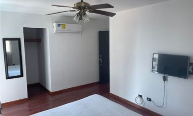 Alquilo apart. Amoblado en Av. Balboa *BV-370*