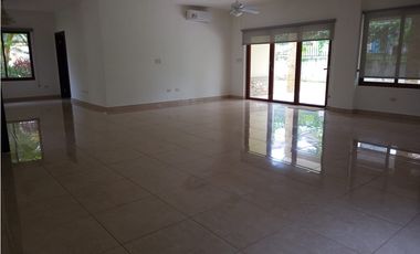 Venta  de Casa en PH Senderos de Cruces, Clayton Ancon