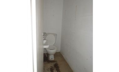 Excelente local en Avda Jara , sector comercial apto distintos destinos.