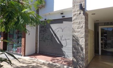 Excelente local en Avda Jara , sector comercial apto distintos destinos.