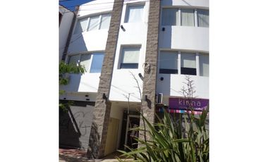 Excelente local en Avda Jara , sector comercial apto distintos destinos.