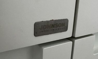 Hermosa casa racionalista en venta al lago central