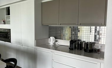 Hermosa casa racionalista en venta al lago central