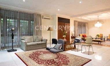 RUMAH OLD MONEY YANG NYAMAN DAN ASRI DI KAYU PUTIH RAWAMANGUN