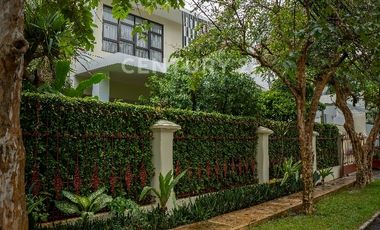 RUMAH OLD MONEY YANG NYAMAN DAN ASRI DI KAYU PUTIH RAWAMANGUN