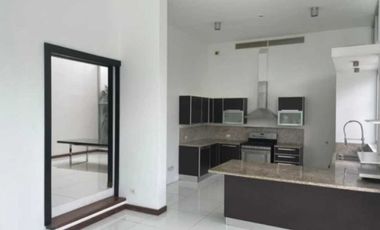 VENTA DE CASA 520MTS2 ALTOS DEL GOLF