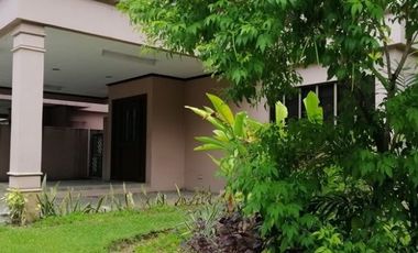 3 Bedrooms Semi-Furnished House in Mandaue City,Cebu