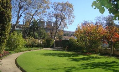 Venta casa 7 dorm, mansarda, gran jardín, Miraflores, Viña