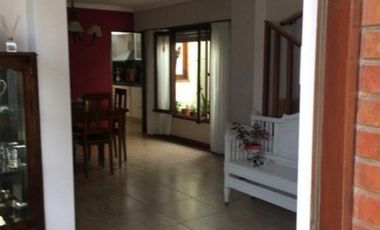CHALET 3 DORM., ESCRIT., QUINCHO, PARQUE Y COCHERA X 2. Chalet en Venta.