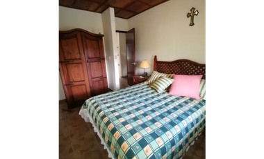 Casa en Cerro Azul Oferta Preciosa casa-venta por viaje