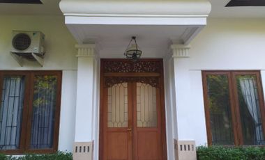 For Rent Beautiful House with Swiming Pool and Smart Home System at Kemang