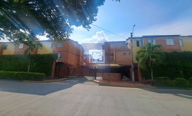COD. 2178 - SE ARRIENDA CASA - BARRIO: PALOMITAS