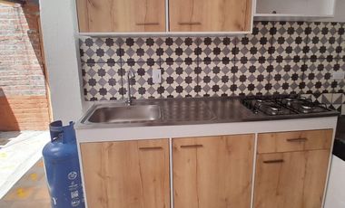 casa en arriendo en carlos martinez. Cod A34813