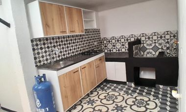 casa en arriendo en carlos martinez. Cod A34813