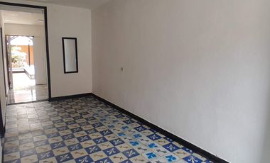 casa en arriendo en carlos martinez. Cod A34813