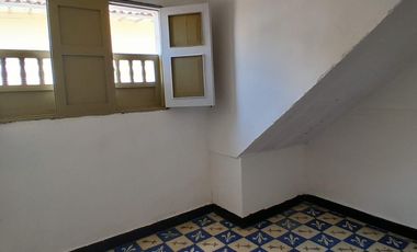 casa en arriendo en carlos martinez. Cod A34813