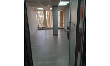 SE ALQUILA OFICINA  EN BELLA VISTA  ZONA BANCARIA - I.G.