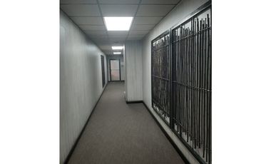 SE ALQUILA OFICINA  EN BELLA VISTA  ZONA BANCARIA - I.G.