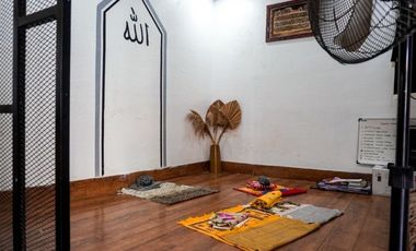 DIJUAL MURAH RUMAH SECOND SIAP HUNI LANTAI 4 DEKAT BANDARA